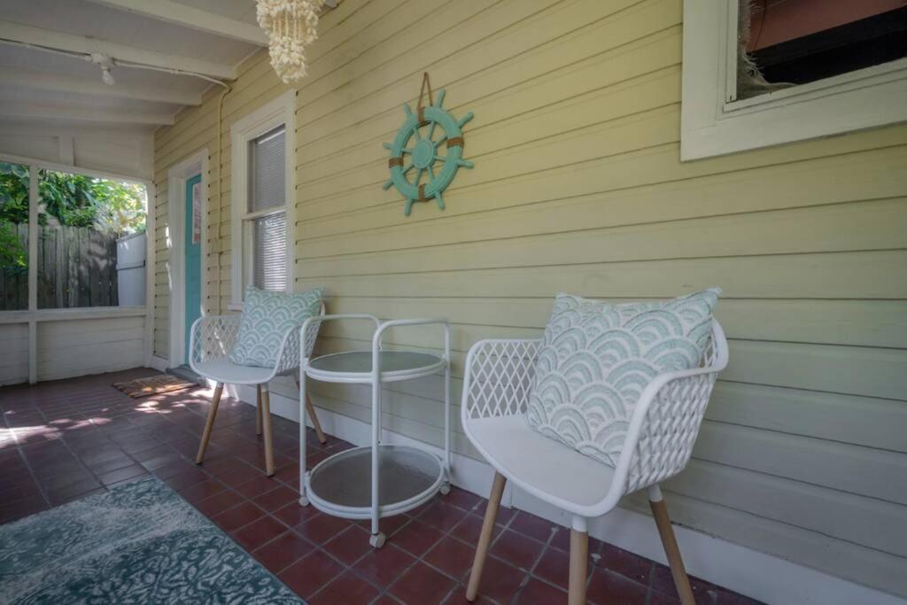 Serene Beachy Bungalow With Large Screened Porch! Tampa Exterior photo